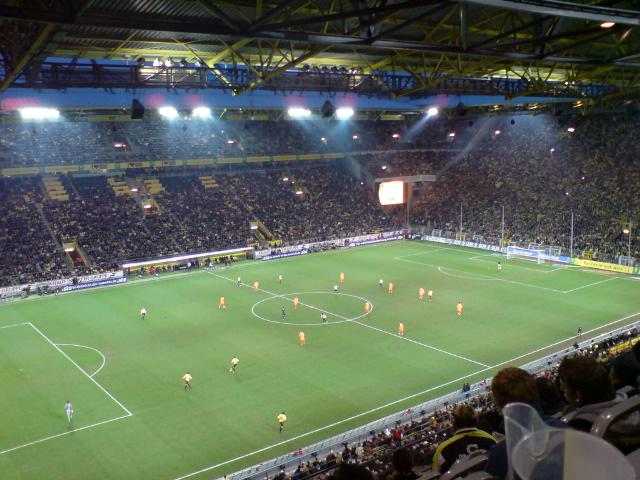 Die Macht auf der Westtribüne